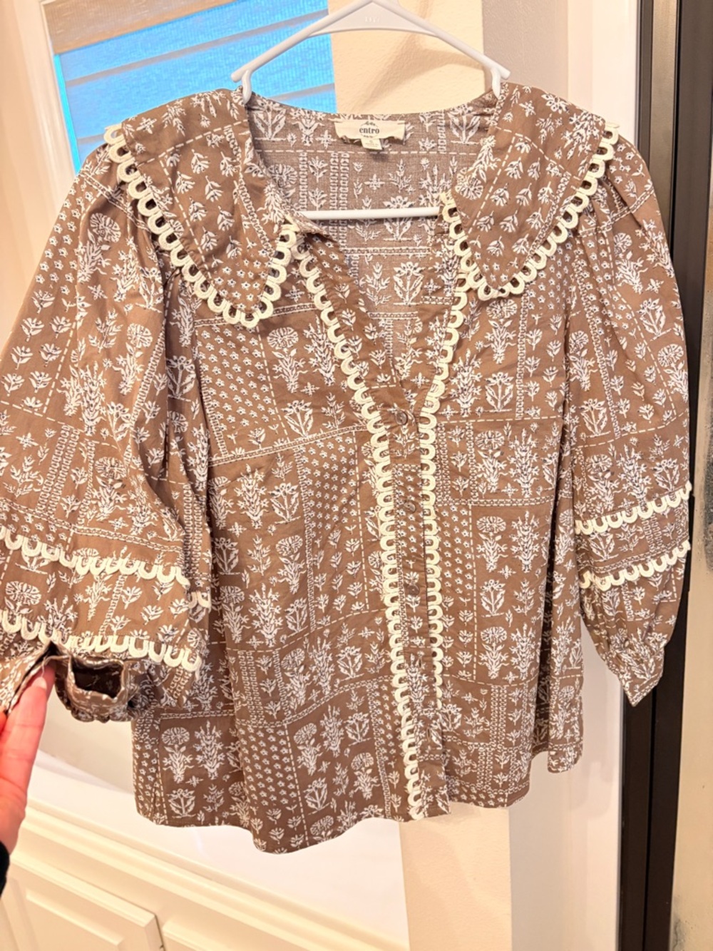 entro Brown Floral Cotton Blouse with Cream Lace Trim